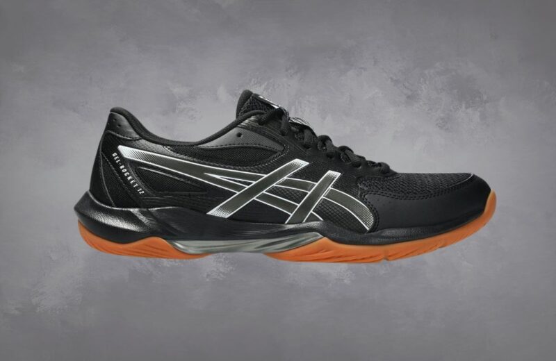 Gel-Rocket 12 pruža stabilnost, udobnost i dobar grip, idealan je izbor za početnike.
