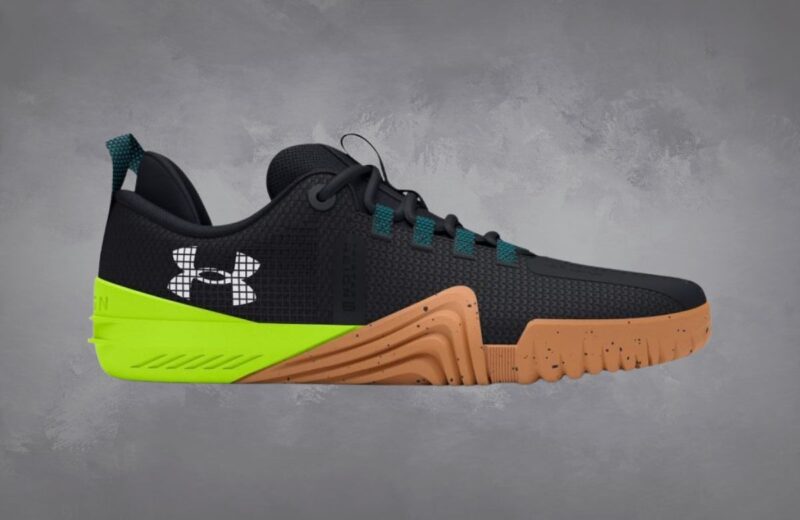 Crno-zelene Under Armour TriBase Reign 6 patike sa smeđim đonom, dizajnirane za vrhunske performanse u teretani